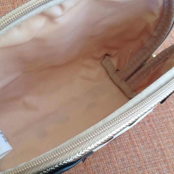 Dog Make up or travel bag bag new! - Picture 6 of 7